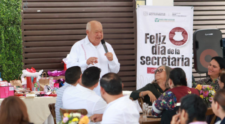 Reconoce Víctor Castro labor de secretarias de la Secretaría de Salud