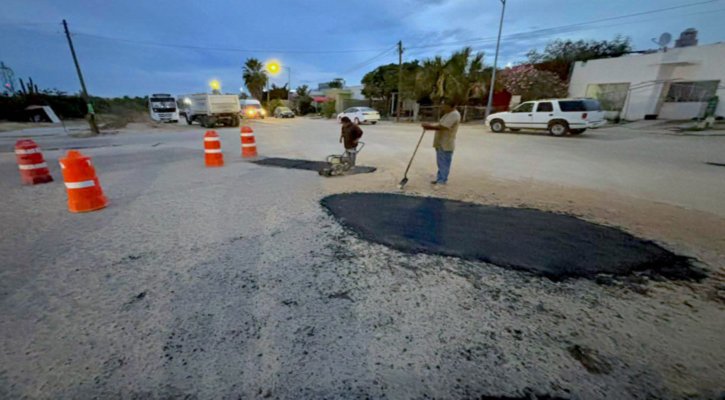 Programa “Caza Baches” realiza trabajos en fraccionamientos Villa Bonita y Costa Dorada, en SJC