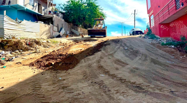 Rehabilita Servicios Públicos vialidad en la colonia Ampliación Paraíso, en CSL