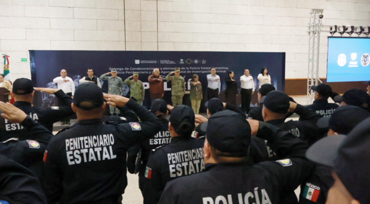 Reconoce gobernador Víctor Castro labor y vocación de policías en BCS