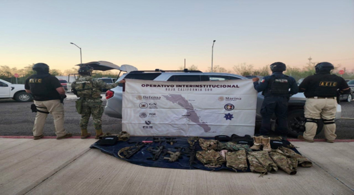 Aseguran 10 armas de fuego, equipo táctico y un vehículo en Comondú