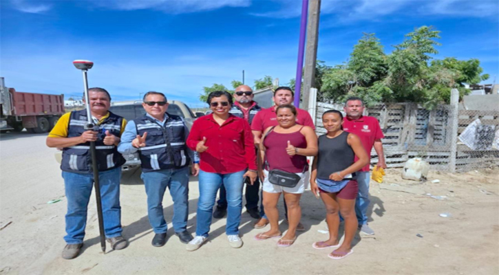 Supervisan avance de la regularización de más de mil lotes en la colonia López Obrador en CSL