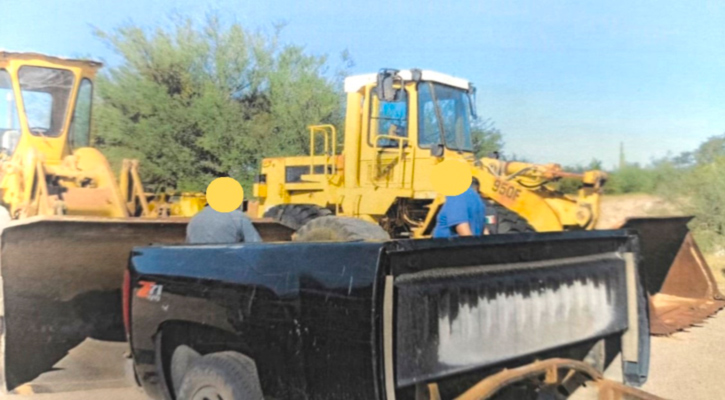 Detienen a 2 personas, aseguran predio, armas de fuego, cartuchos, camiones y equipo diverso en cateo en La Paz