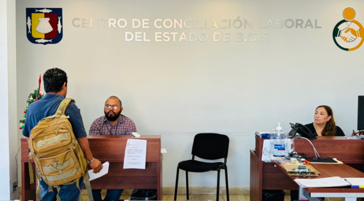 Brinda CCL orientación a personas que no recibieron su aguinaldo