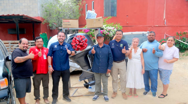 Entrega alcalde Christian Agúndez apoyo a pescador de La Playa