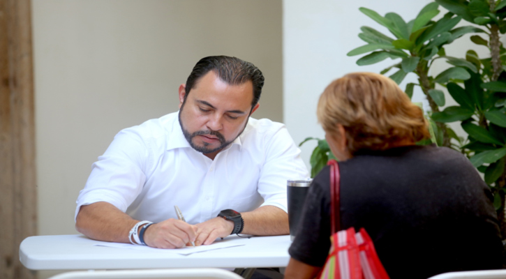 Consolida la cercanía ciudadana como política permanente y atiende necesidades sociales el Alcalde de Los Cabos