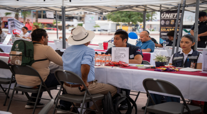 Más de 300 empleos ofertaron en la Jornada de Empleo “La Chamba Nos Une” en CSL
