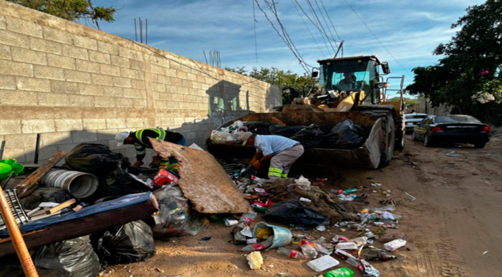 Mantiene Servicios Públicos labores de limpieza en colonias de CSL