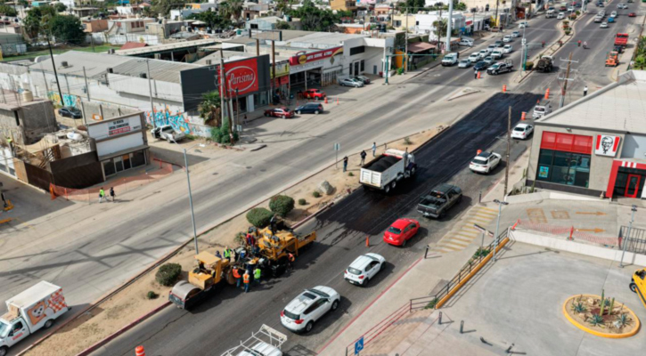 Inicia rehabilitación integral de la calle Aguajitos en CSL