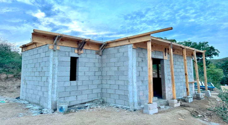 Supervisan avances de pies de casa y estufas ecológicas en zona rural de CSL