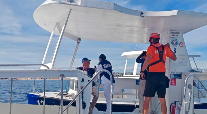 Apoya Marina a embarcación por conato de incendio en la bahía de CSL