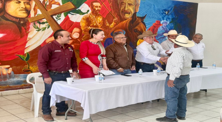 Refuerza gobierno de BCS el sector pecuario con la entrega de más de 5 mil títulos ganaderos