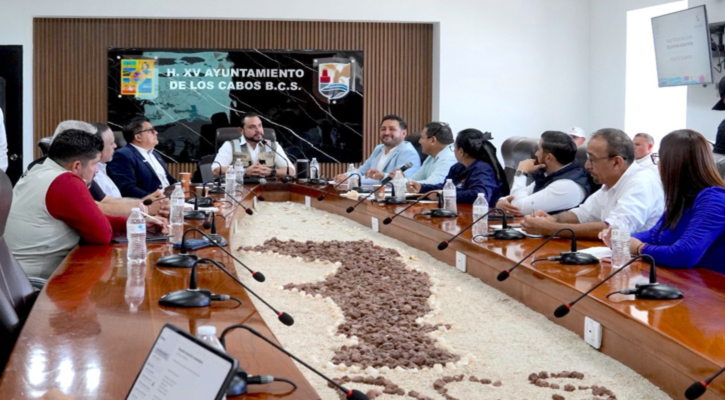 Atiende Christian Agúndez a representantes de Antorcha Campesina en Los Cabos