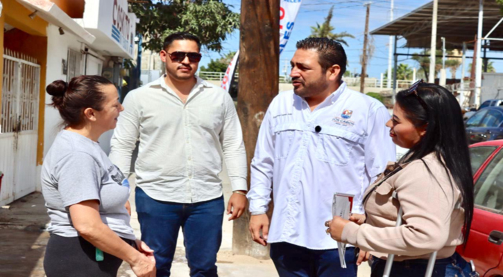 Casa por casa, entrega Dirección de Atención Ciudadana apoyos asistenciales en CSL