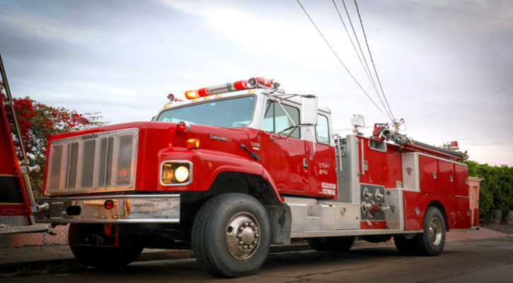 Reciben Bomberos de SJC nueva máquina extintora Reciben Bomberos de SJC nueva máquina extintora