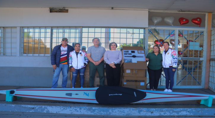 Entrega Insude al equipo de BCS de canotaje bote de alto rendimiento y cuatro ergómetros Entrega Insude al equipo de BCS de canotaje bote de alto rendimiento y cuatro ergómetros