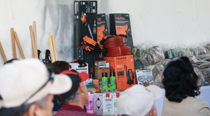 Entrega Gobernador vehículos y equipamiento; fortalece la operatividad del área de Servicios Generales Entrega Gobernador vehículos y equipamiento; fortalece la operatividad del área de Servicios Generales