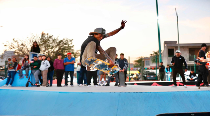 Reinaugura Cecyte área deportiva rehabilitada en La Paz con concurso de skate