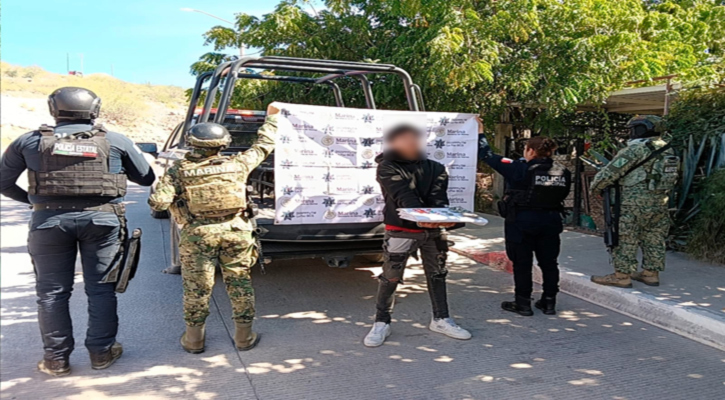 Aseguran arma y narcóticos durante patrullajes preventivos en La Paz y CSL