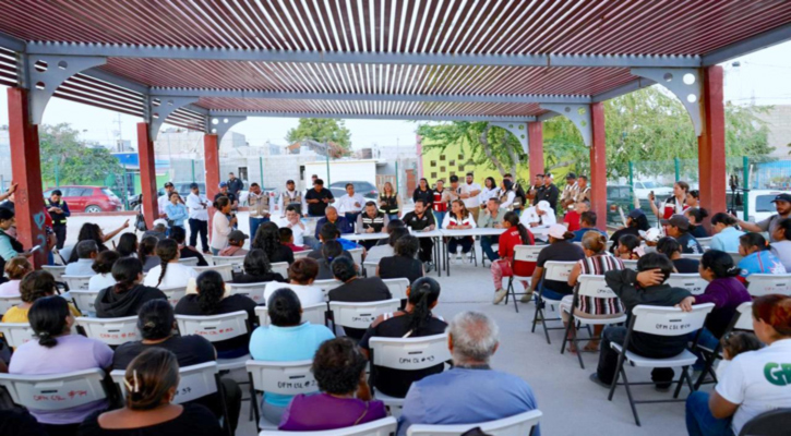 Escucha y atiende Christian Agúndez necesidades de familias de la colonia Leonardo Gastelum