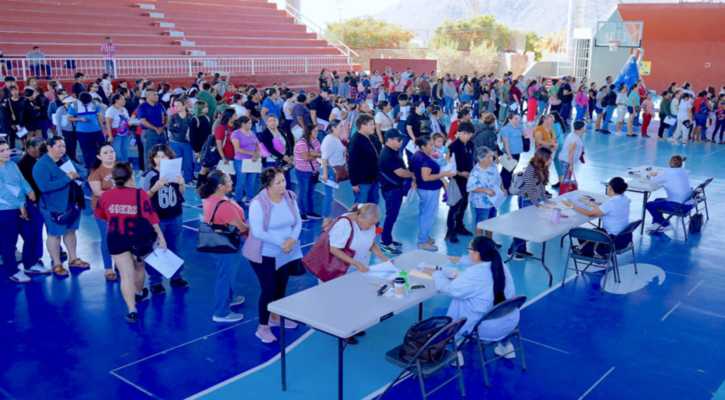 Entrega Ayuntamiento de Los Cabos el pago de apoyos económicos a estudiantes de Los Cabos