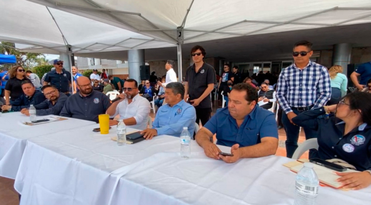 Burócratas aceptan 6.5% de aumento salarial y seguirá negociación por ajuste estatal