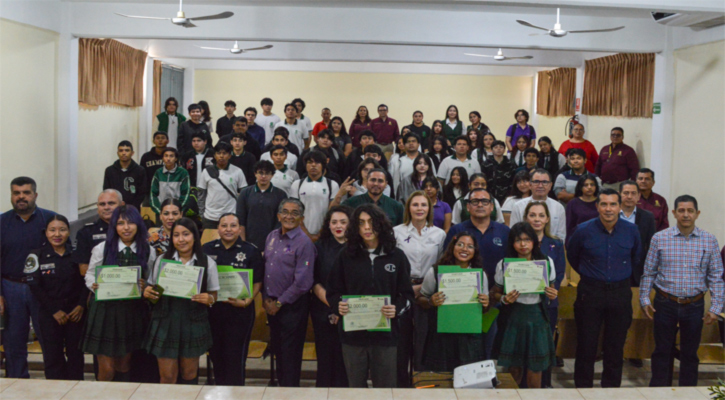 Premian a ganadores del concurso “Yo No Doy Like” para prevenir el acoso digital