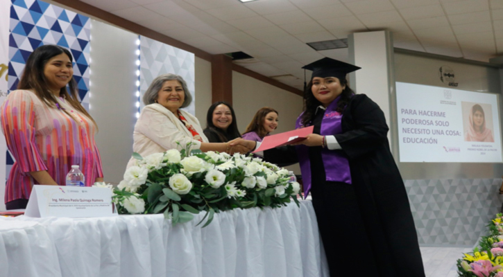 Supera BCS rezago educativo de más de 3 mil personas mediante Preparatoria Abierta