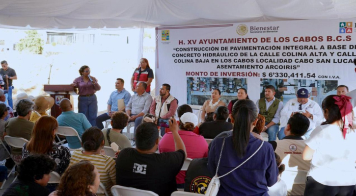 Entrega Ayuntamiento de Los Cabos pavimentación integral en colonia Arcoíris