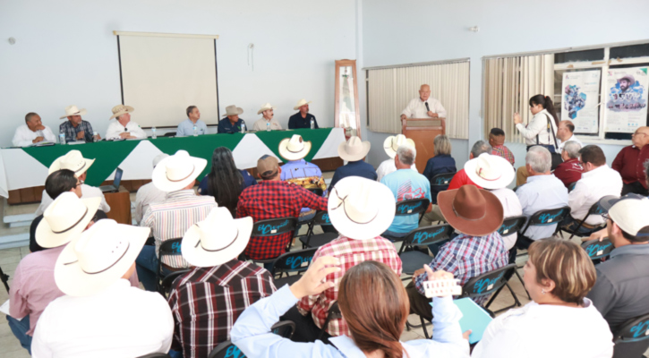 “Seguiremos fortaleciendo el sector pecuario en BCS”: Víctor Castro