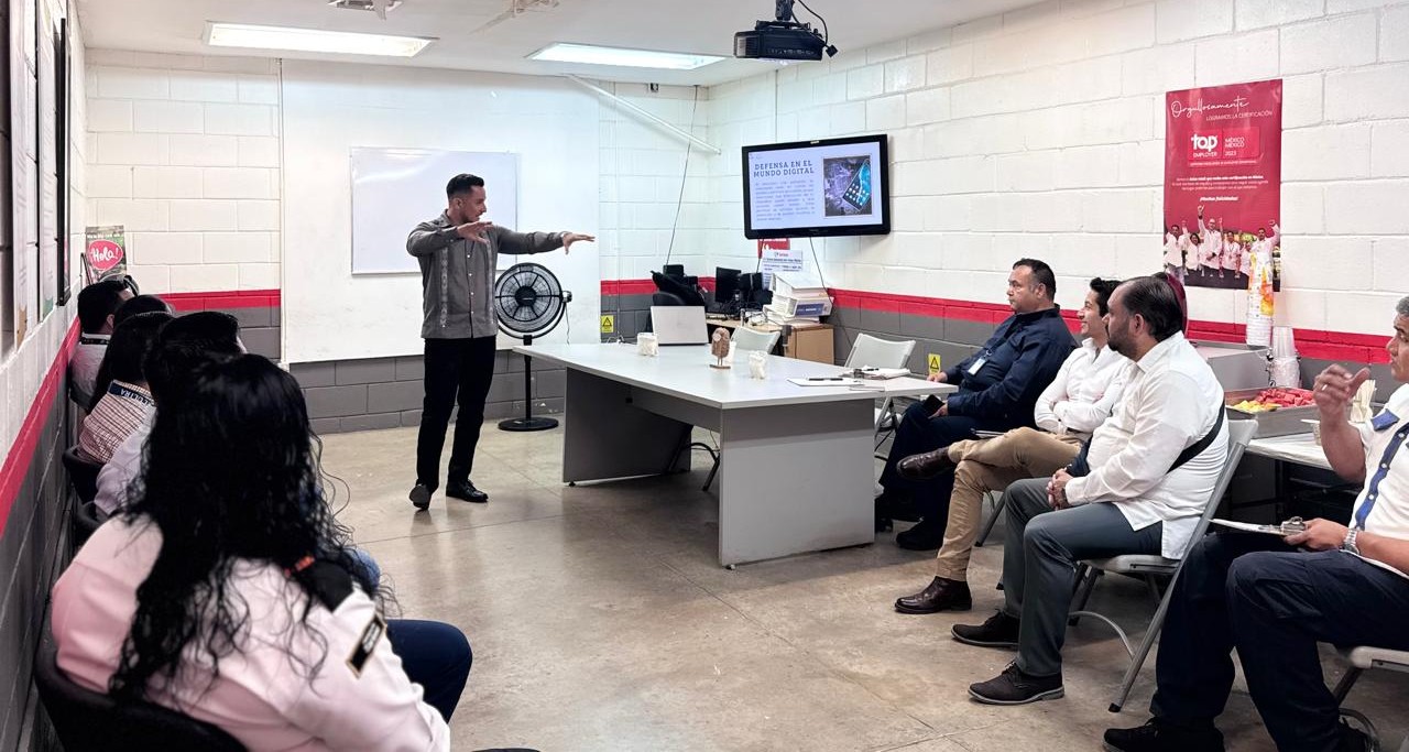 Fortalece PGJE prevención de delitos cibernéticos en el sector empresarial de BCS