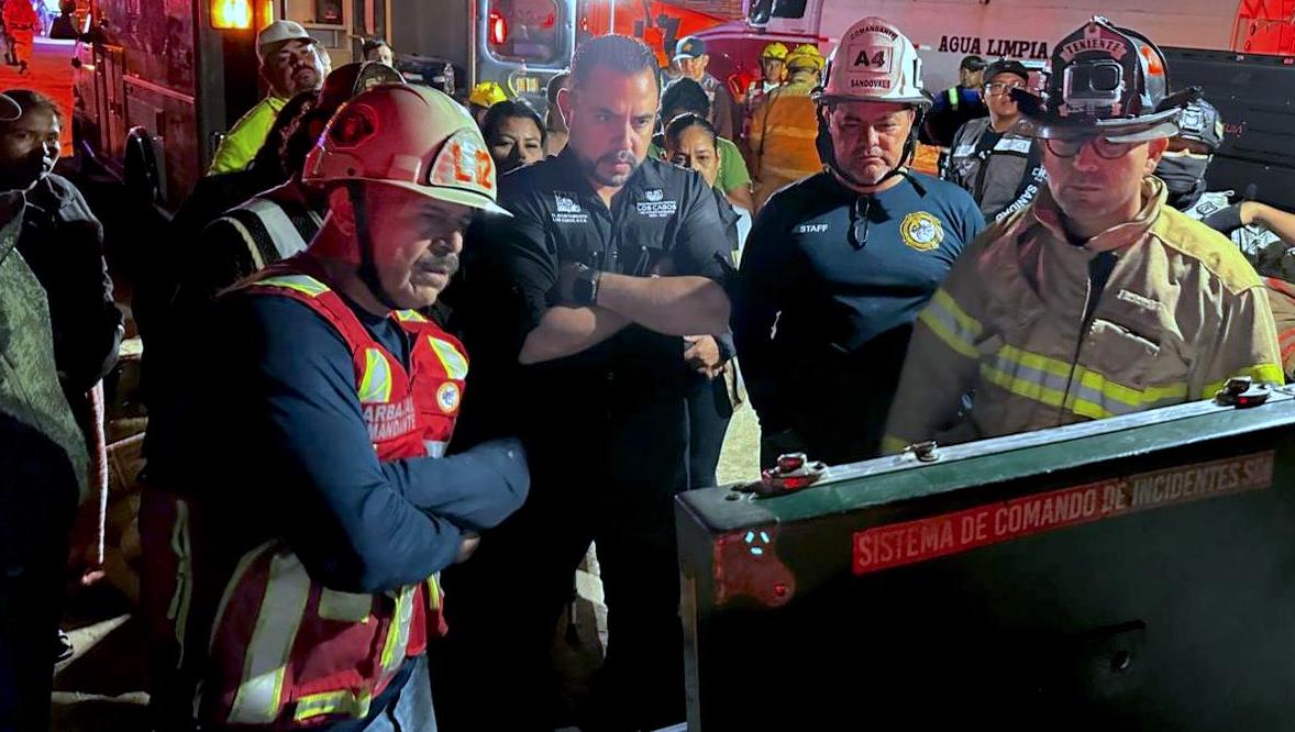 Incendio arrasa con 7 viviendas y afectó a 13 familias en CSL; atiende en forma inmediata el Ayuntamiento