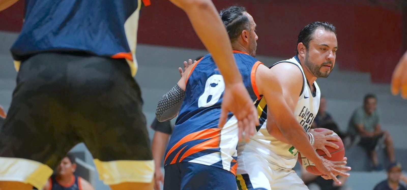 Participa alcalde Christian Agúndez en final de torneo de basquetbol burocrático