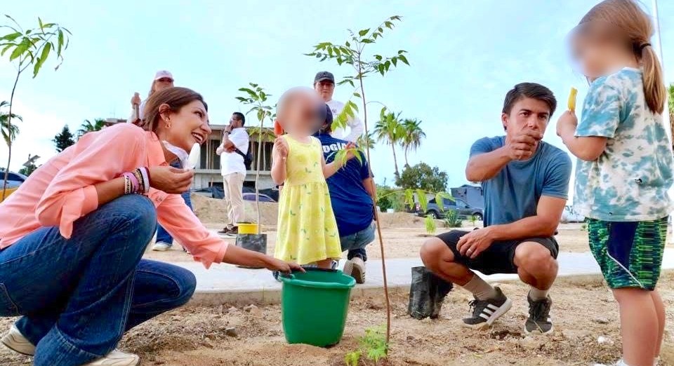 Realiza Ayuntamiento de Los Cabos jornada de reforestación en parque de la colonia Rosarito