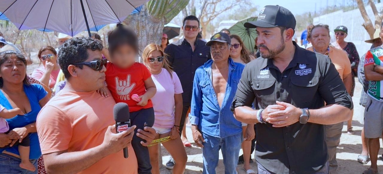 Recorre Christian Agúndez colonia Fundadores; da seguimiento a gestión de servicios básicos