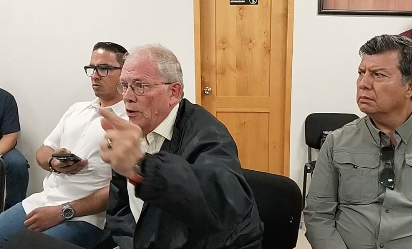 Hermandad en Armonía se compromete a bajar materiales de construcción de la Sierra de la Laguna