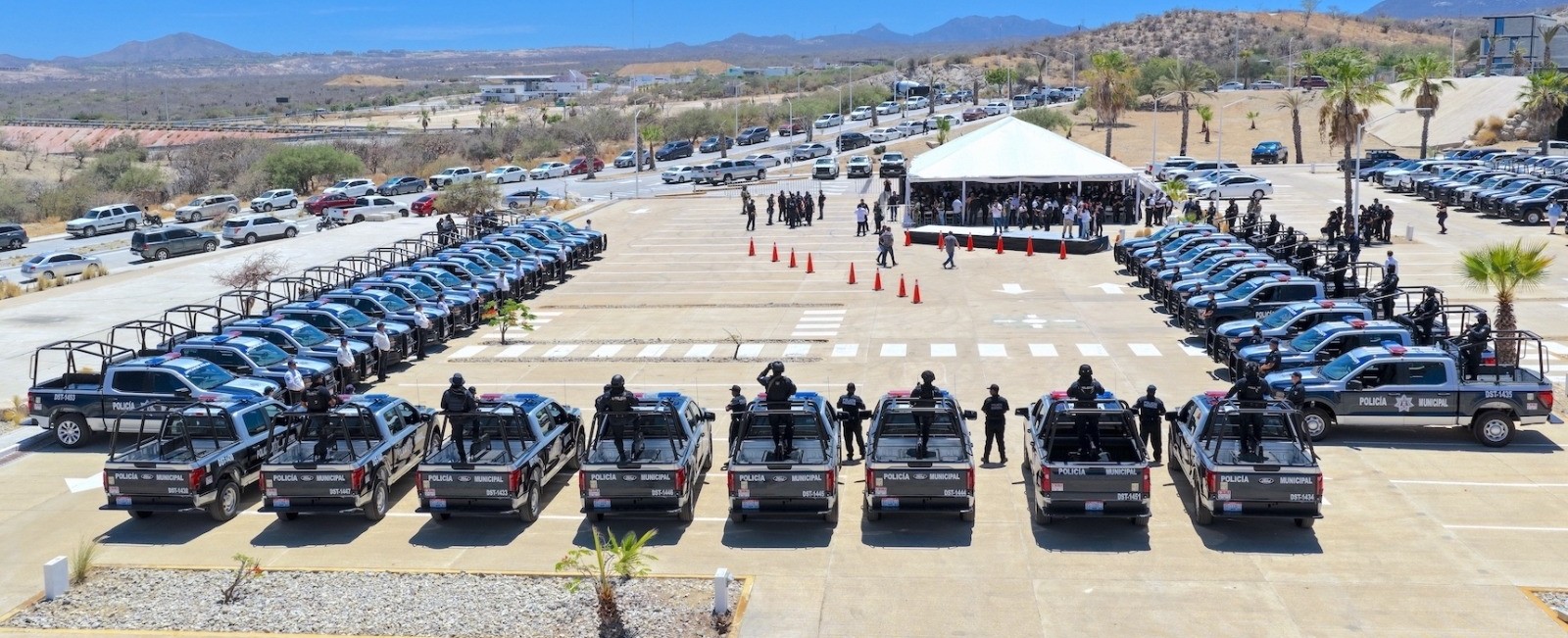 Entrega Christian Agúndez 30 nuevas patrullas para reforzar la seguridad en Los Cabos
