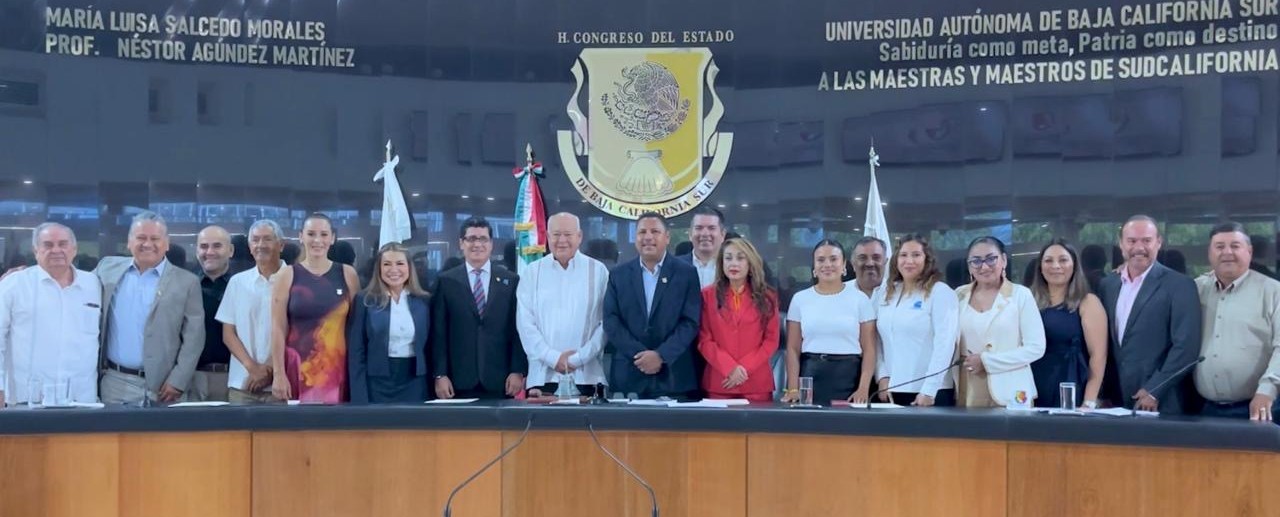 Reconoce gobernador Víctor Castro trayectoria del Cicimar en su 50 aniversario