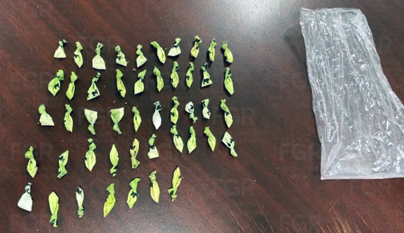 Vinculan a proceso a 2 personas detenidas con 248 dosis de droga y un arma en Ciudad Insurgentes