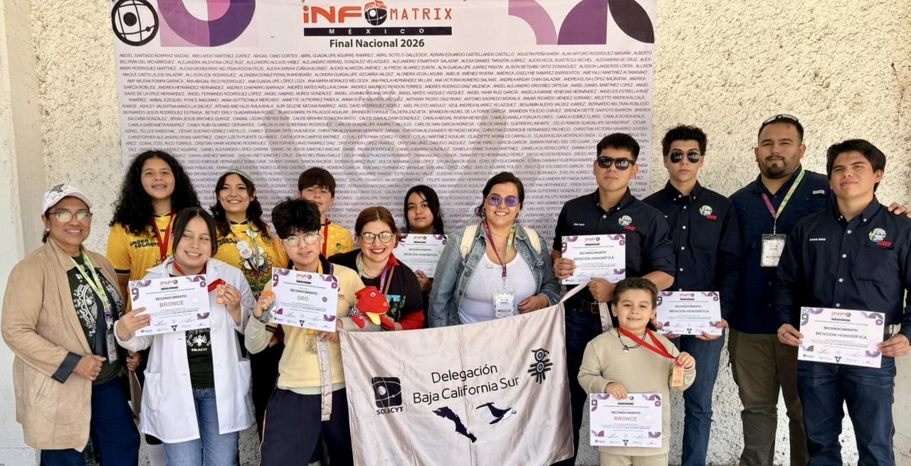 Obtienen estudiantes de BCS medallas y acreditación internacional en Infomatrix México 2026
