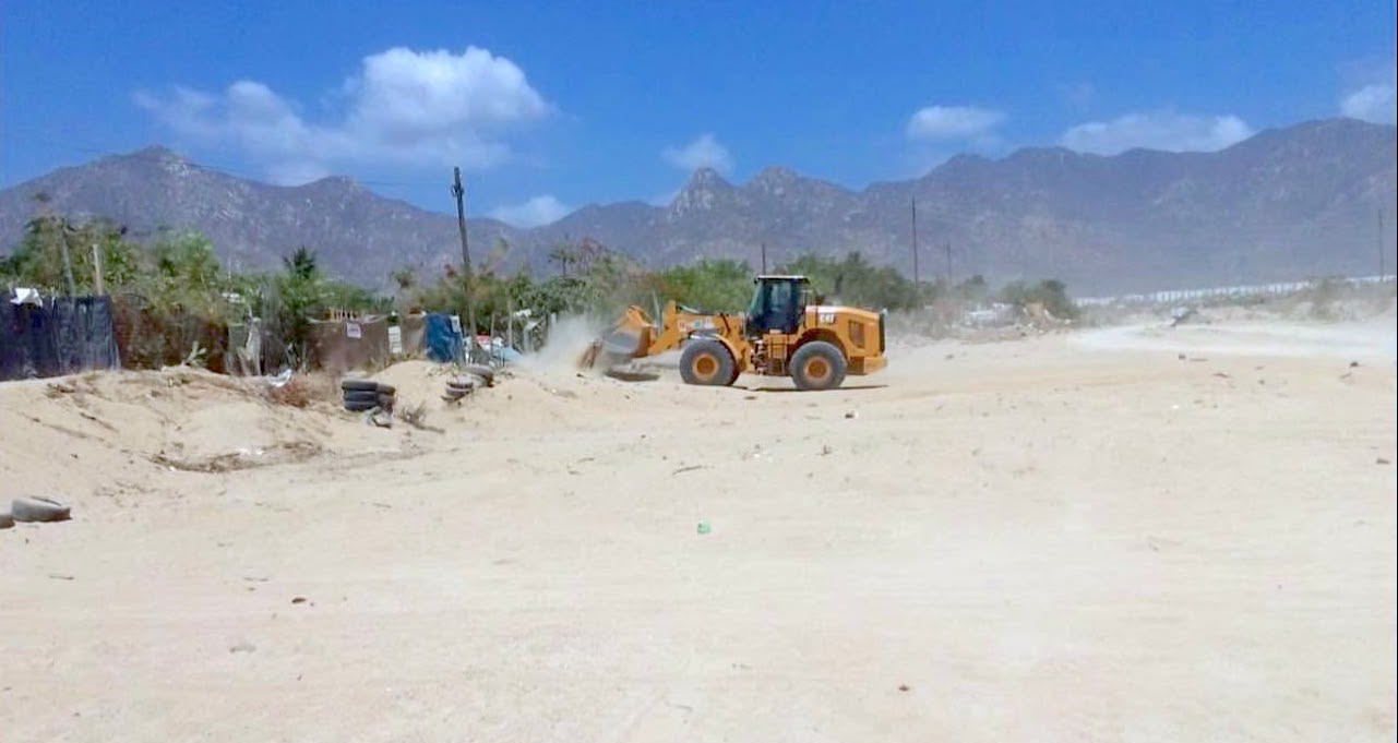 Mantiene Ayuntamiento de Los Cabos labores de limpieza y desazolve en arroyos ante temporada de lluvias