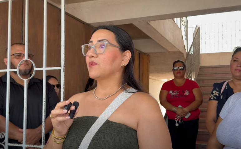 Padres de familia molestos porque Issste pretende cambió a sus hijos de estancia que eligieron en La Paz
