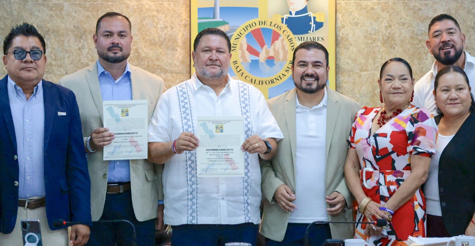 Toma protesta Cabildo de Los Cabos a nuevos titulares de Comunicación Social y Dirección de Gobierno Toma protesta Cabildo de Los Cabos a nuevos titulares de Comunicación Social y Dirección de Gobierno