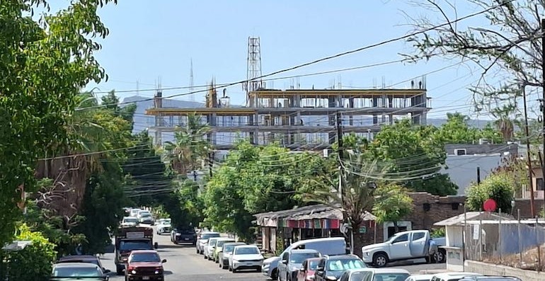 Anuncia Gobernador freno a grandes edificios en el Centro de La Paz