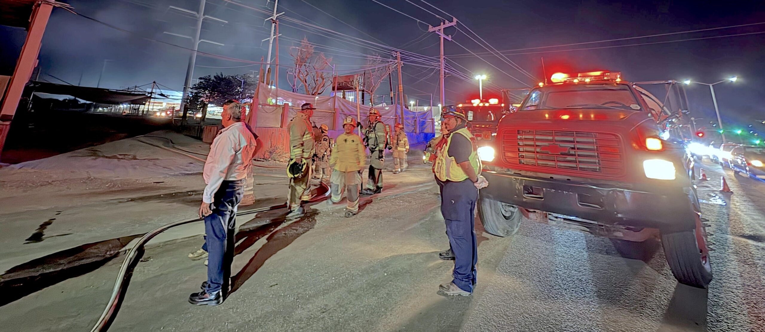Atiende XV Ayuntamiento de Los Cabos incendios en dos restaurantes de SJC