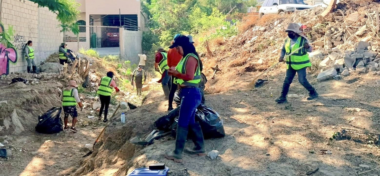 Programa de Empleo Temporal refuerza limpieza y desazolve en CSL; retiran más de 400 toneladas de residuos