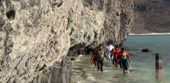 Rescata Marina a 2 personas en playa Balandra, en La Paz  