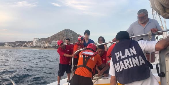 Realza Marina evacuación médica de una persona en la bahía de CSL