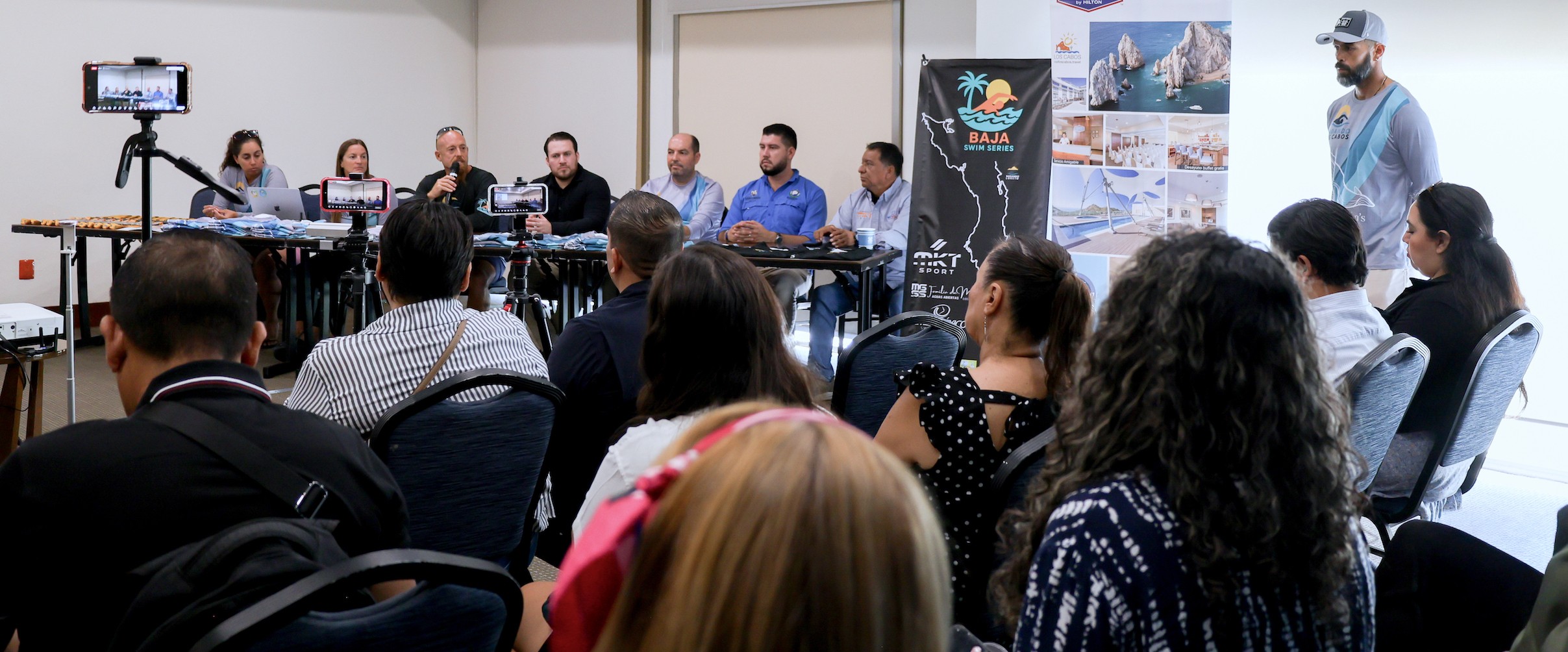 Los Cabos abre sus bahías al mundo con “Nadando Chileno”