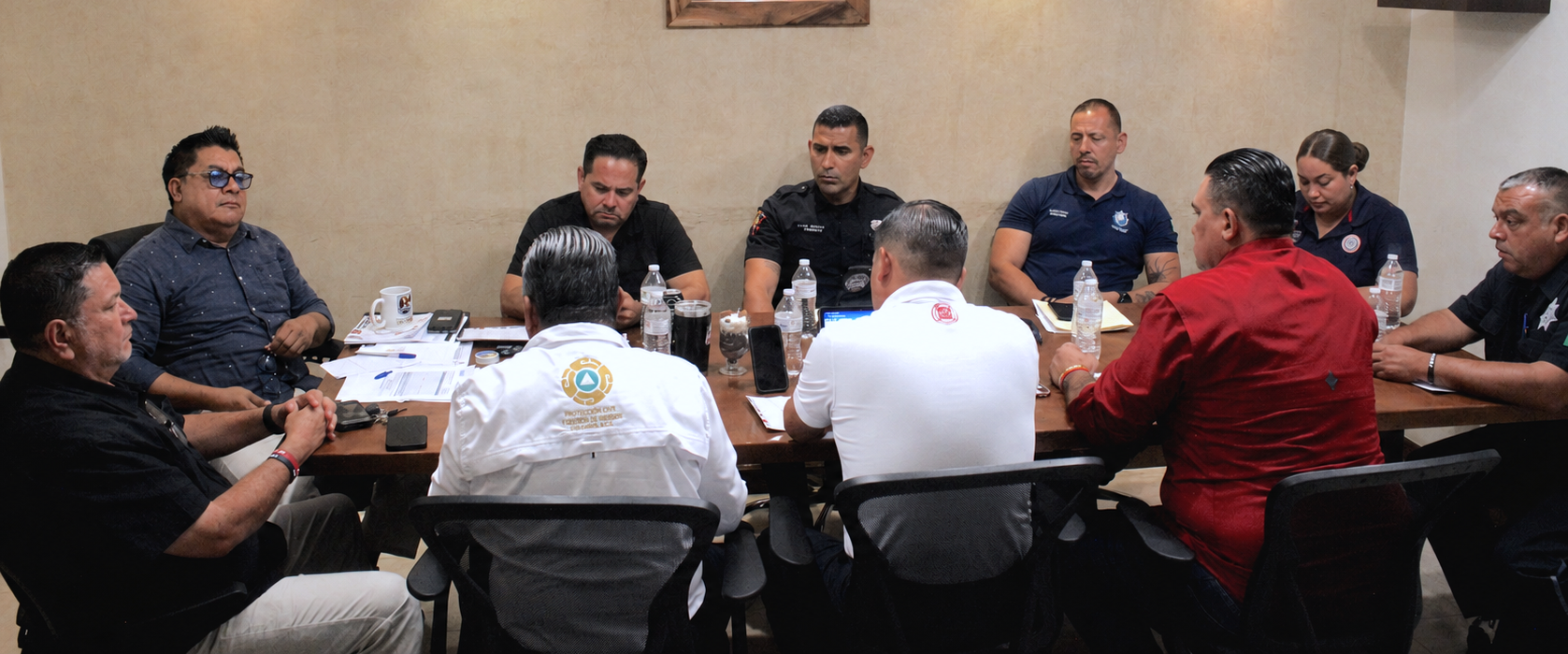 Ante oleaje elevado, gobierno de Los Cabos refuerza información preventiva en playas Ante oleaje elevado, gobierno de Los Cabos refuerza información preventiva en playas